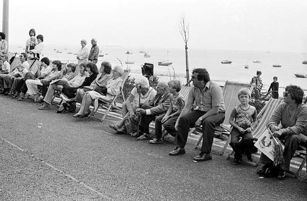 Southend Carnival - 16.08.80 - Crowds lining the route