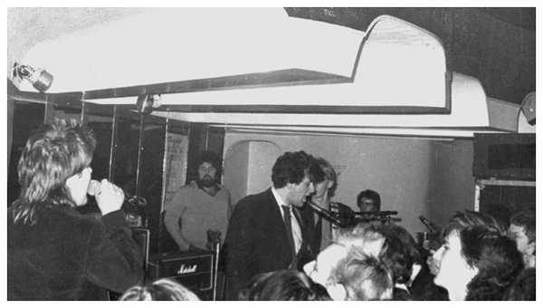 The Vicars - Supporting The Damned - Live at Crocs - 04.04.79