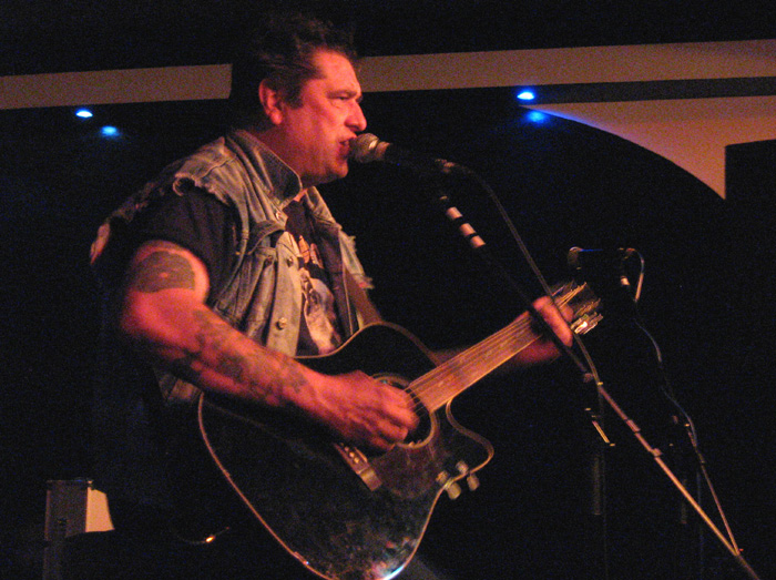 Arturo Bassick - Live at Bar Lambs, Westcliff-on-Sea, Essex - Friday May 28th, 2010 