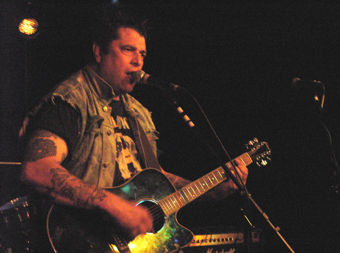 Arturo Bassick - Live at Bar Lambs, Westcliff-on-Sea, Essex - Friday May 28th, 2010 