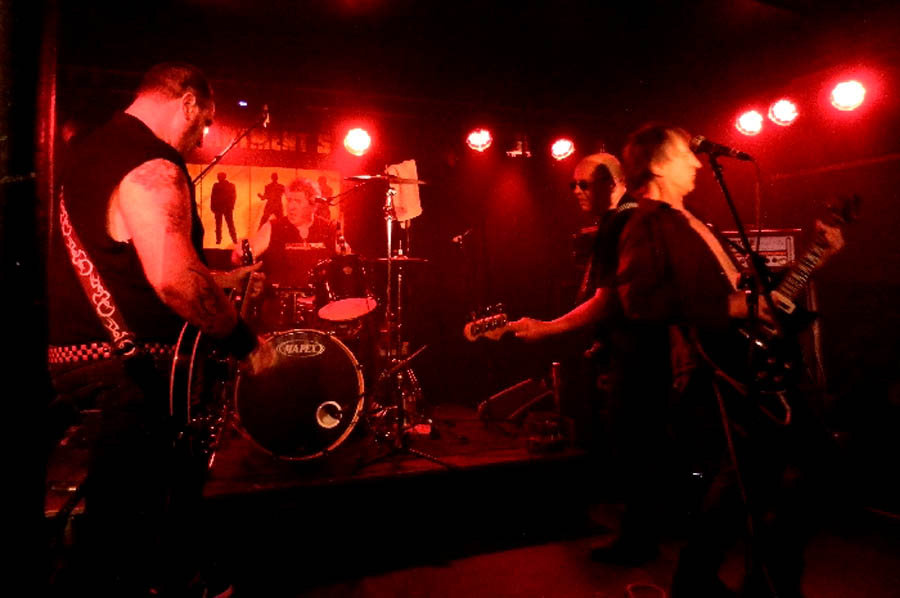 Menace - Live at Chinnerys, Southend-on-Sea, Essex, Friday October 13th, 2017