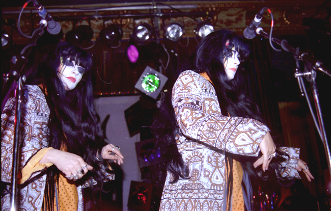 Doctor and The Medics - Live at The Queens Hotel - 27.03.86