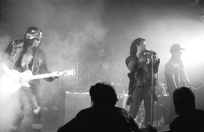 Zodiac Mindwarp & The Love Reaction - Live at The Queens Hotel - 27.03.86