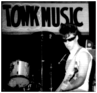 Damarge - Live at The Cliffs Pavilion - Iain 'Oaf' Weir - Bass - October 1983