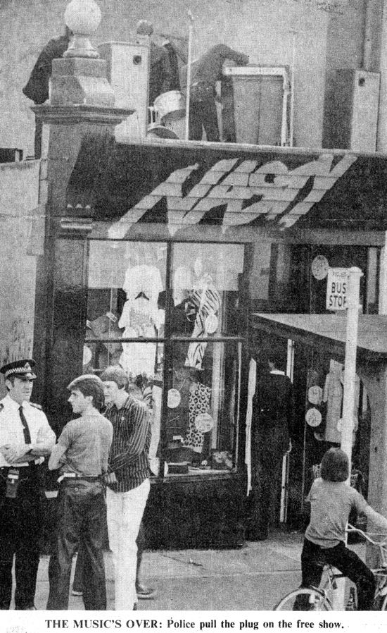 Police Pull The Plug on Rooftop Rock Show #2- Echo - 06.08.79