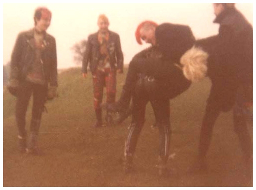 Johnny, Steve Denton, Weeble, Alice, Fleur, Helen Gleaves - Hadleigh Castle - March 13th 1985