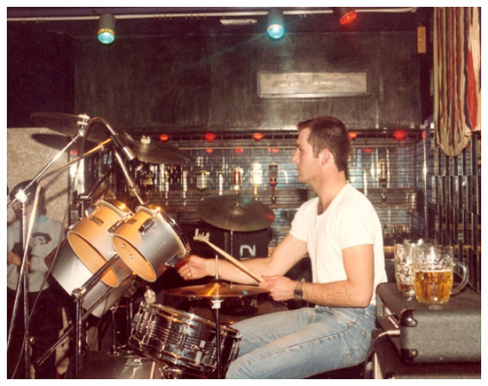 The School Bullies - Live at Scamps - 04.12.80