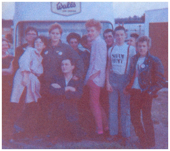 Woodlands Youth Club crew circa '78 - Photo includes Richard Seager, Pip, Alf, Phil, Sharon, Stevie B, Paul, Vince and Ralph