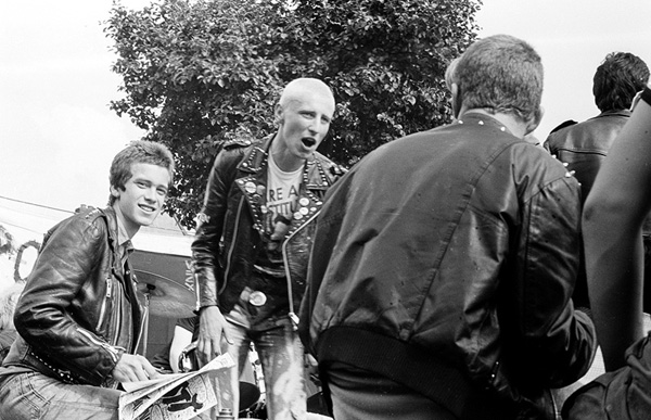 Southend Carnival - 16.08.80 - The Sinyx play on Nasty's Float - Spider and Alien