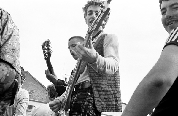 Southend Carnival - 16.08.80 - The Sinyx play on Nasty's Float