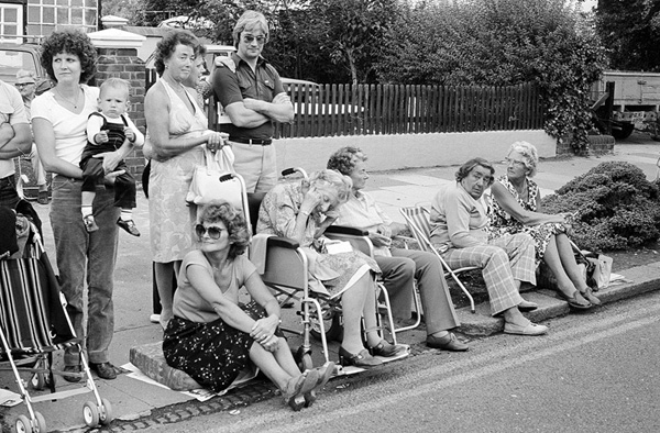 Southend Carnival - 16.08.80 - Crowds lining the route