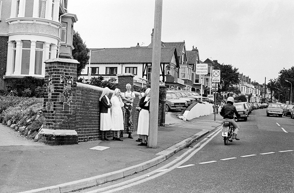 Southend Carnival - 16.08.80 - Alien with nuns