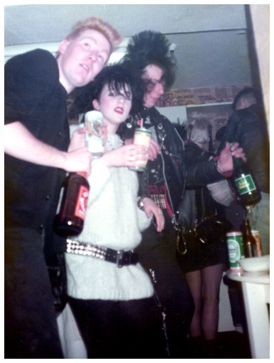 Party at Daves in Wickford - Stuart, Michele and Marc - 1982