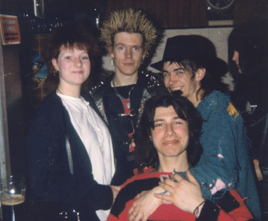 Helen, Alice, Pigeon & Johnny (Wayne) - The Pine Bar, Focus