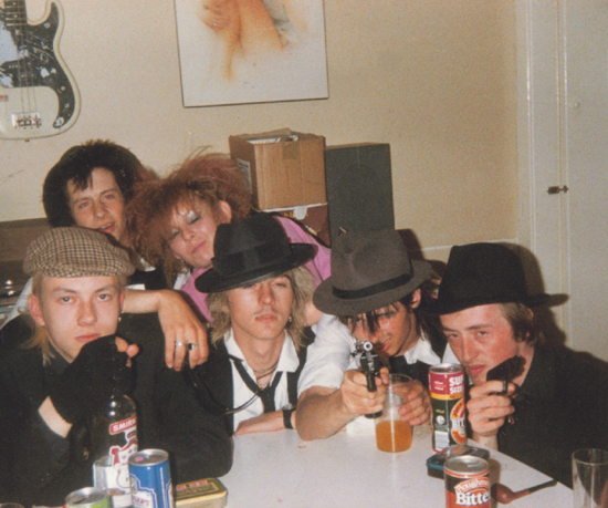 Mark James, Dave Stern, Lisa, Fluff, Pigeon & Weeble - at 96. Queens Rd - Loft